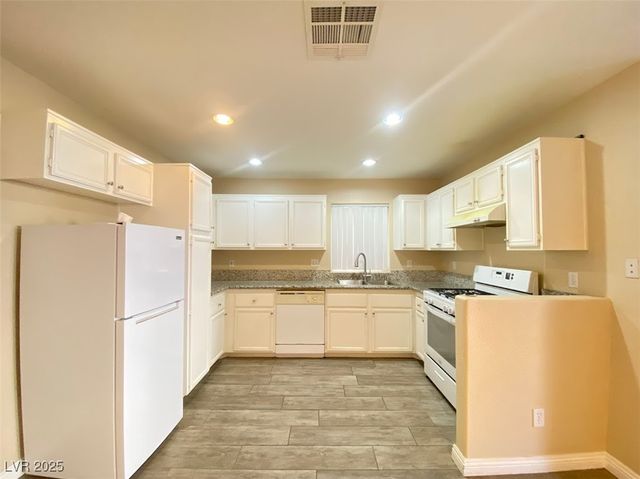 5266 Souvenir Lane, Las Vegas, NV 89118