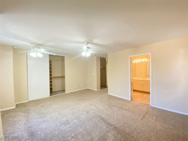 5266 Souvenir Lane, Las Vegas, NV 89118