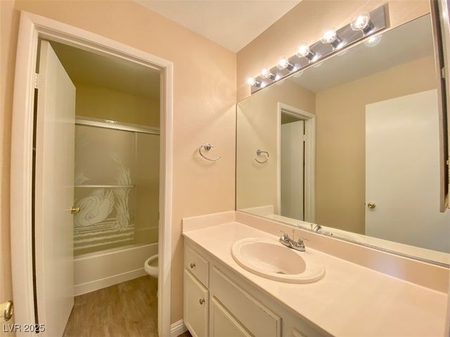 5266 Souvenir Lane, Las Vegas, NV 89118