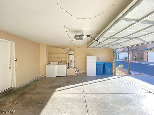 5266 Souvenir Lane, Las Vegas, NV 89118