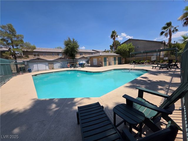 5266 Souvenir Lane, Las Vegas, NV 89118