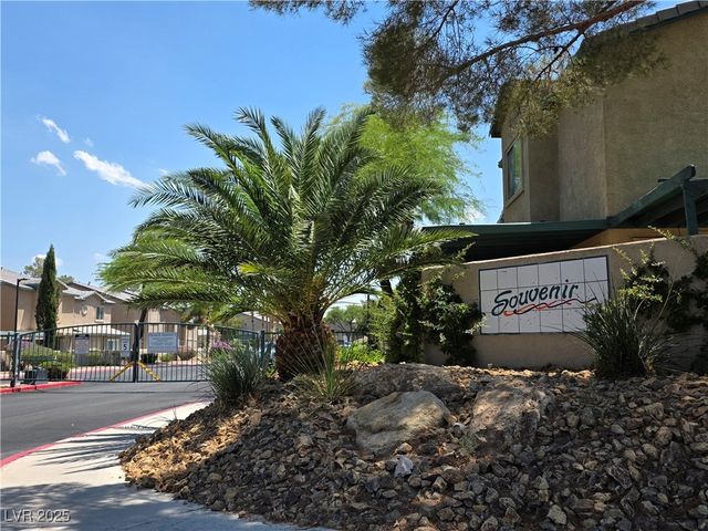 5266 Souvenir Lane, Las Vegas, NV 89118