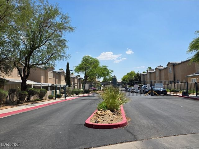 5266 Souvenir Lane, Las Vegas, NV 89118