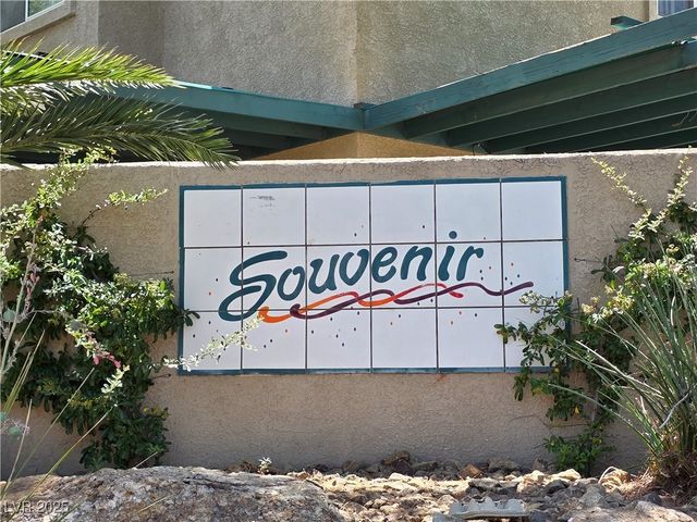 5266 Souvenir Lane, Las Vegas, NV 89118