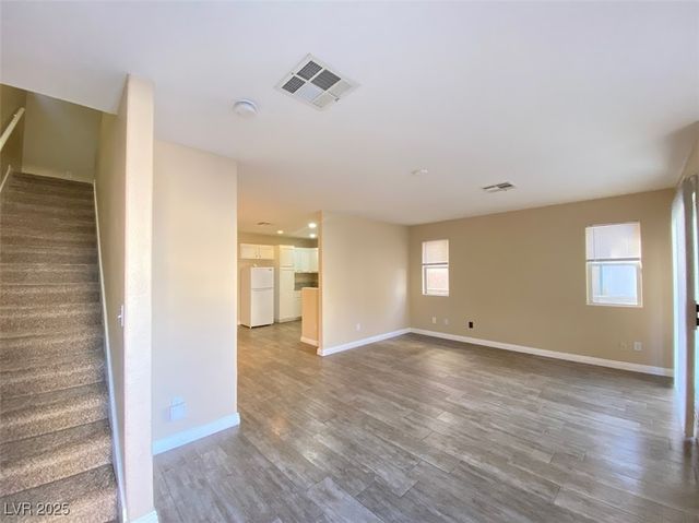 5266 Souvenir Lane, Las Vegas, NV 89118
