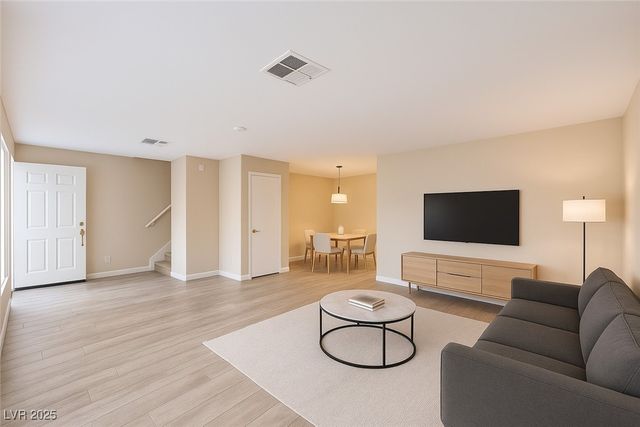 5266 Souvenir Lane, Las Vegas, NV 89118