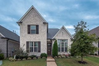 300 CHEROKEE CIR, Oakland, TN 38060