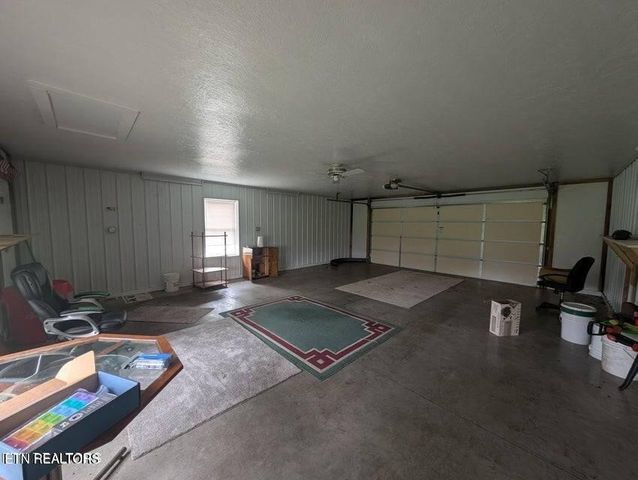 2546 Peavine Rd, Crossville, TN 38571