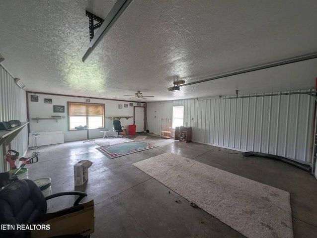 2546 Peavine Rd, Crossville, TN 38571