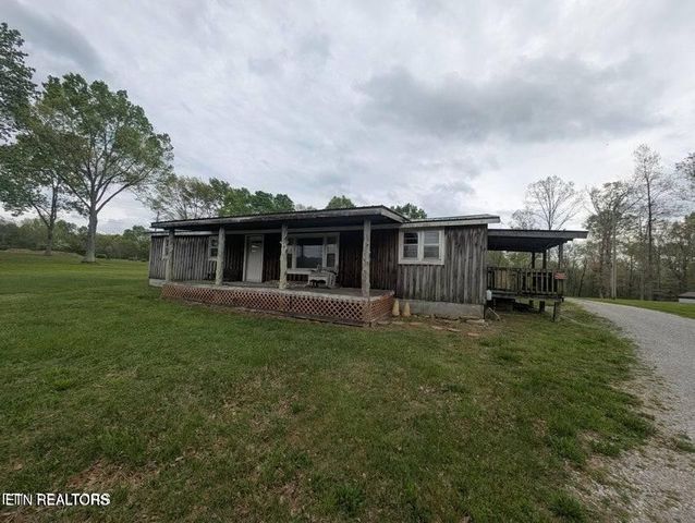 2546 Peavine Rd, Crossville, TN 38571