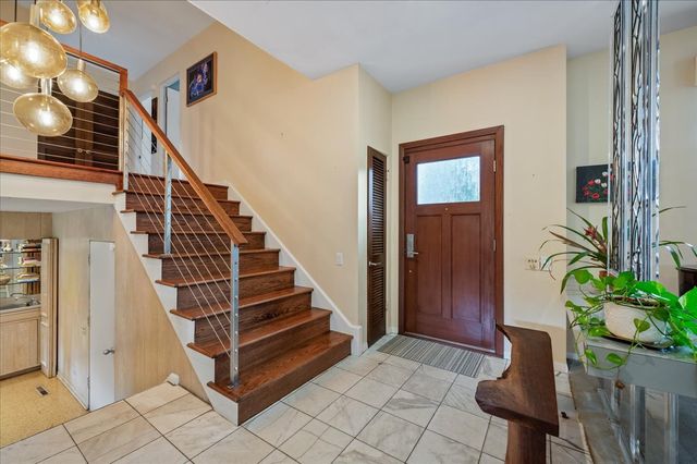 746 Woodridge Lane, Glencoe, IL 60022