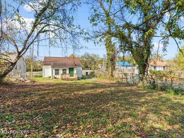 2116 Mitchell St, Knoxville, TN 37917