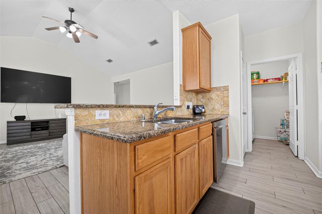 2707 Mystic Cove Lane, Pearland, TX 77584