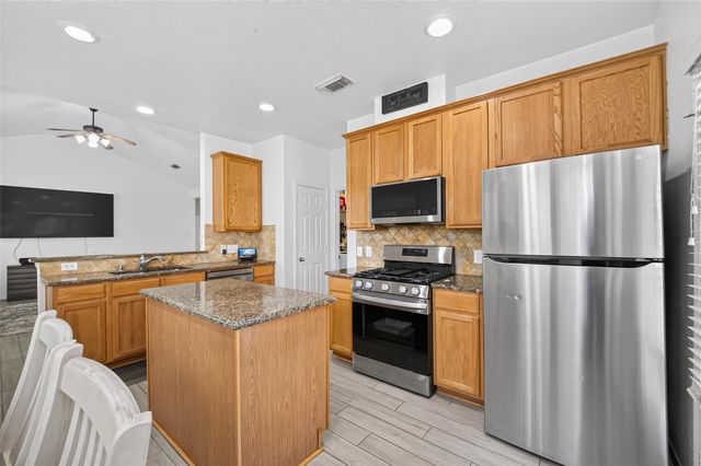2707 Mystic Cove Lane, Pearland, TX 77584