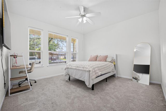 2707 Mystic Cove Lane, Pearland, TX 77584