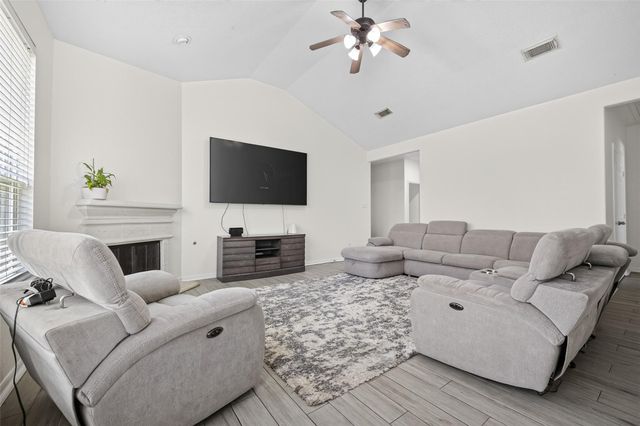 2707 Mystic Cove Lane, Pearland, TX 77584
