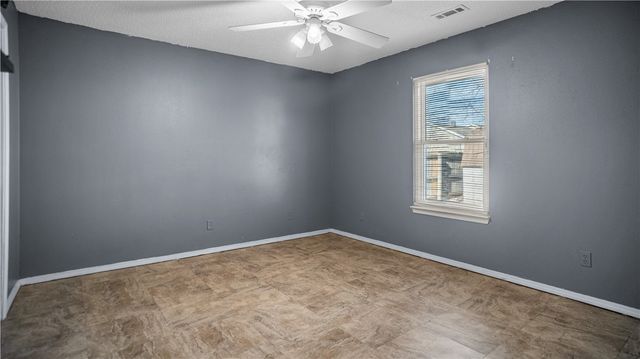 2509 SE 4th Street, Bentonville, AR 72712