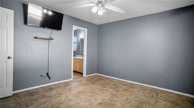 2509 SE 4th Street, Bentonville, AR 72712