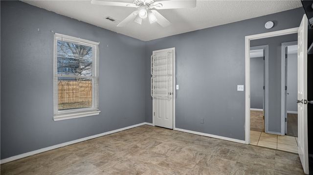 2509 SE 4th Street, Bentonville, AR 72712