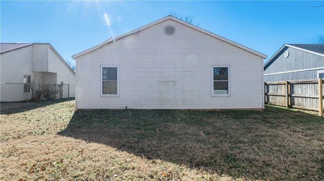 2509 SE 4th Street, Bentonville, AR 72712