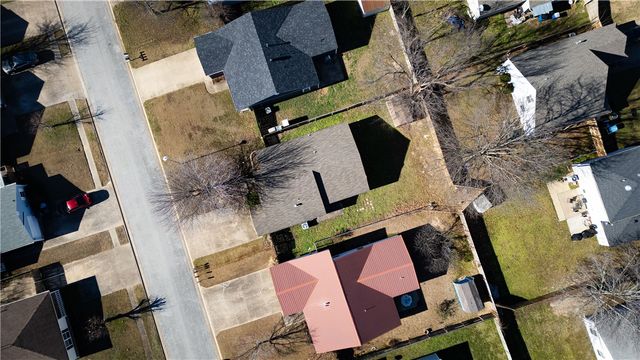 2509 SE 4th Street, Bentonville, AR 72712