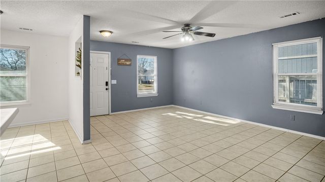 2509 SE 4th Street, Bentonville, AR 72712