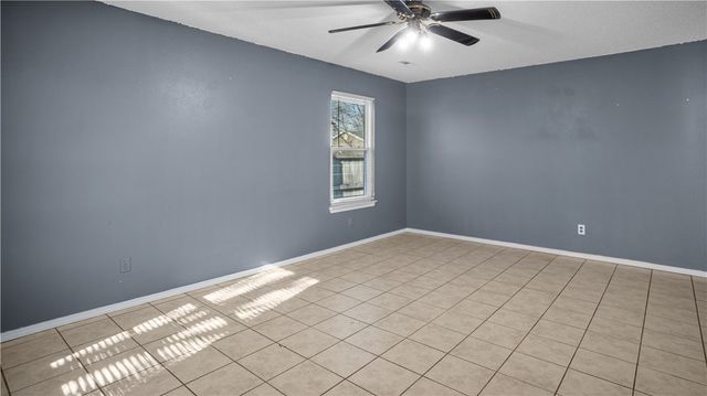 2509 SE 4th Street, Bentonville, AR 72712