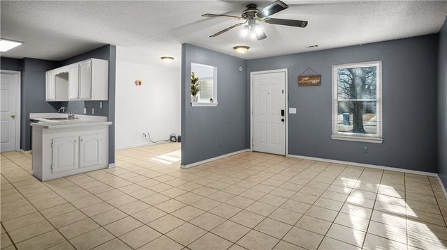 2509 SE 4th Street, Bentonville, AR 72712