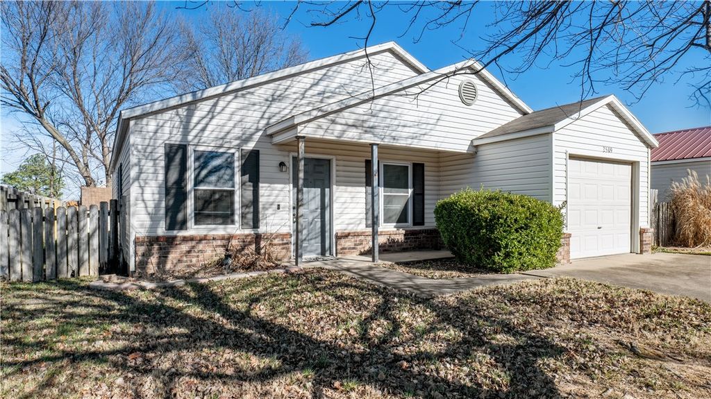 2509 SE 4th Street, Bentonville, AR 72712