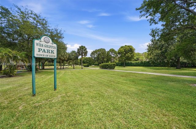 7196 SW 22nd Pl 7196, Davie, FL 33317