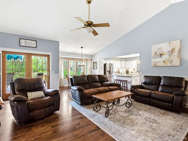 2837 Shorewood Boulevard, Fort Gratiot, MI 48059