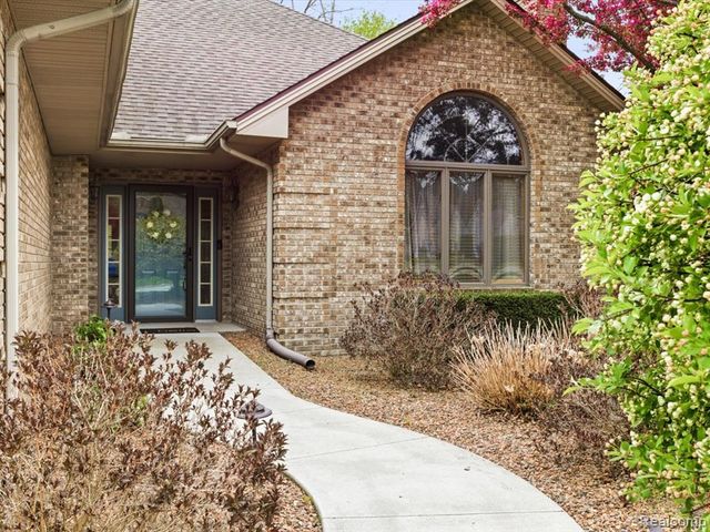2837 Shorewood Boulevard, Fort Gratiot, MI 48059