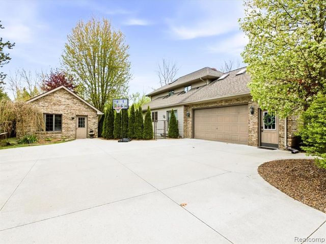 2837 Shorewood Boulevard, Fort Gratiot, MI 48059