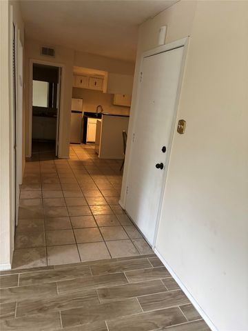 5921 Harvest Hill Road 2086, Dallas, TX 75230