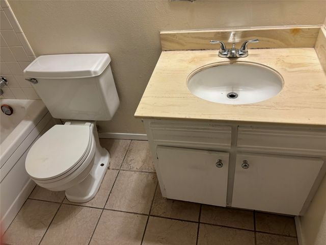 5921 Harvest Hill Road 2086, Dallas, TX 75230