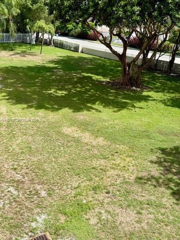 3910 Inverrary Blvd 407-B, Lauderhill, FL 33319