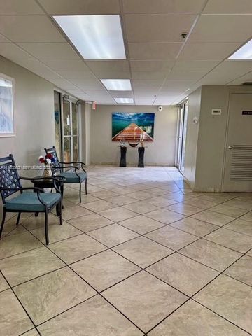 3910 Inverrary Blvd 407-B, Lauderhill, FL 33319