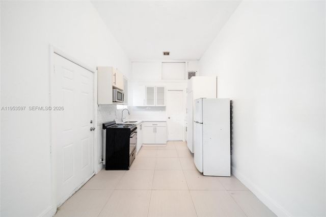 3262 Elizabeth St ST, Miami, FL 33133