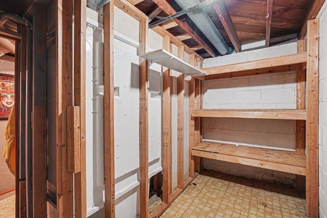 2966 Simpson Street, Roseville, MN 55113