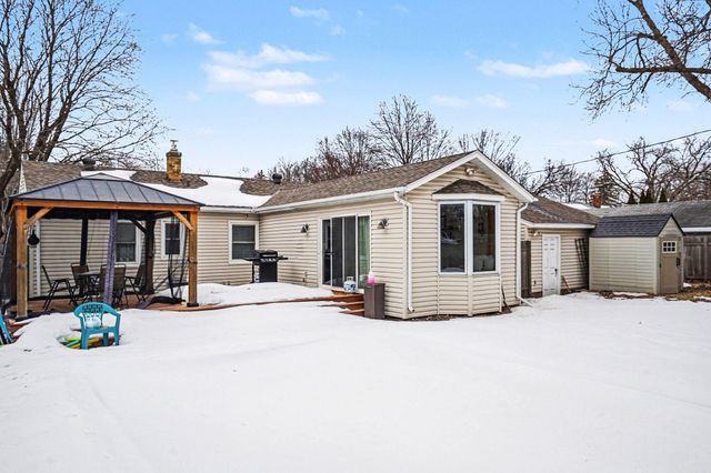 2966 Simpson Street, Roseville, MN 55113