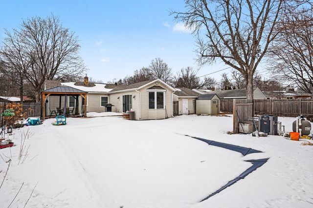 2966 Simpson Street, Roseville, MN 55113