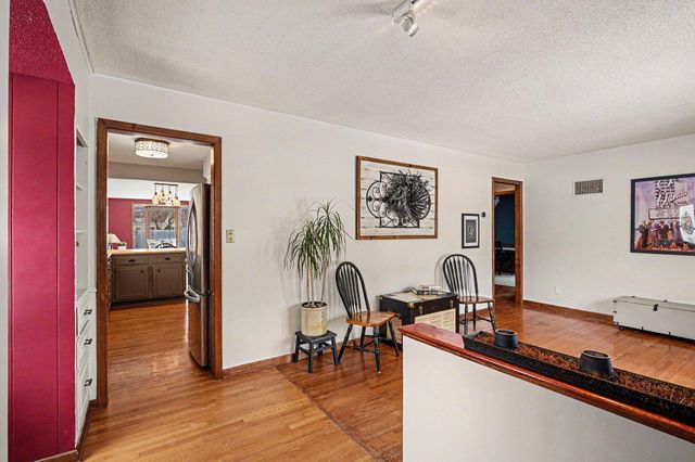 2966 Simpson Street, Roseville, MN 55113