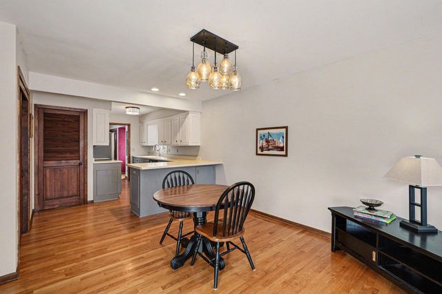 2966 Simpson Street, Roseville, MN 55113