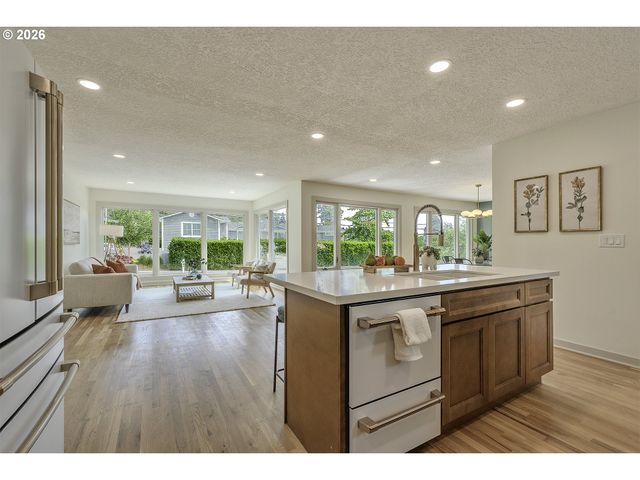 3550 SOUTHSHORE Blvd, Lake Oswego, OR 97034