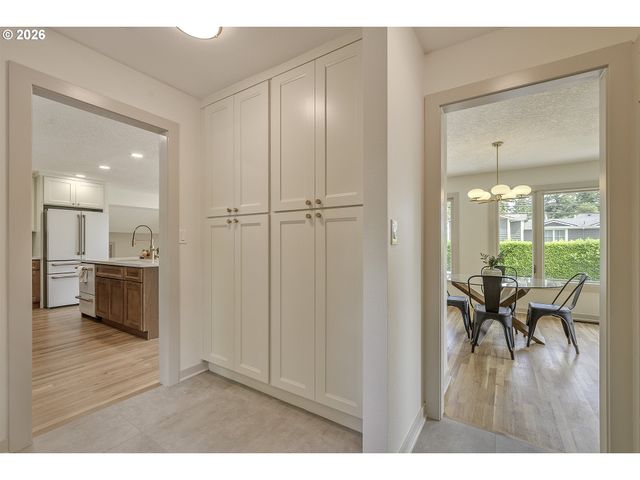 3550 SOUTHSHORE Blvd, Lake Oswego, OR 97034