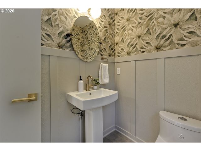 3550 SOUTHSHORE Blvd, Lake Oswego, OR 97034