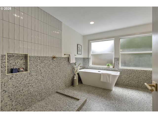 3550 SOUTHSHORE Blvd, Lake Oswego, OR 97034
