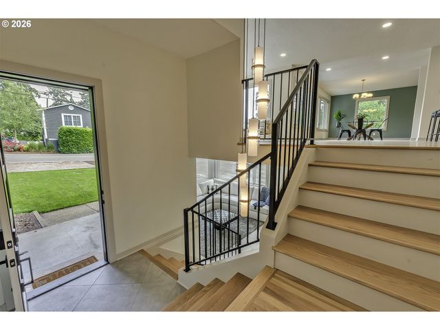 3550 SOUTHSHORE Blvd, Lake Oswego, OR 97034
