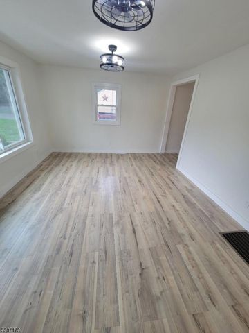 38 Roselawn Ave, Hopewell Twp., NJ 08302