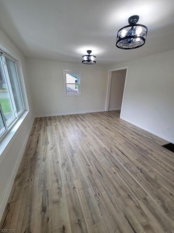 38 Roselawn Ave, Hopewell Twp., NJ 08302